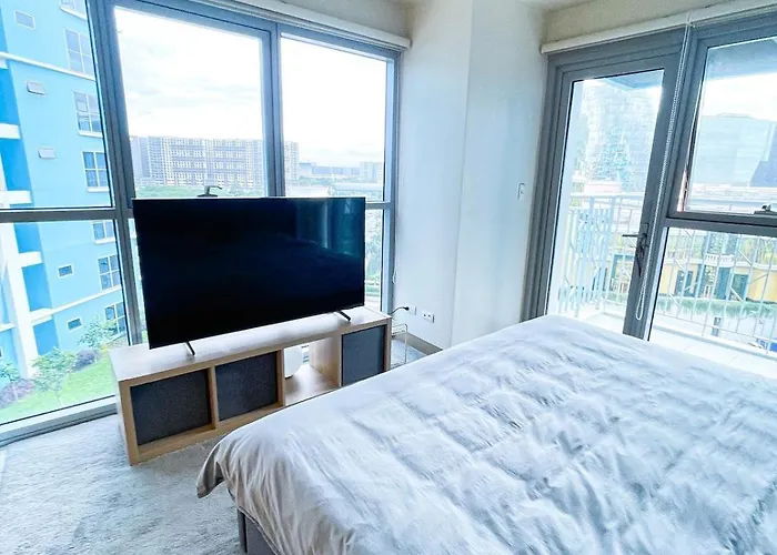 Stunning 2br Across Okada With Sunset View شقة مانيلا